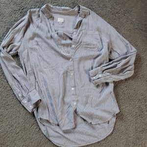 Hi-low striped dress shirt